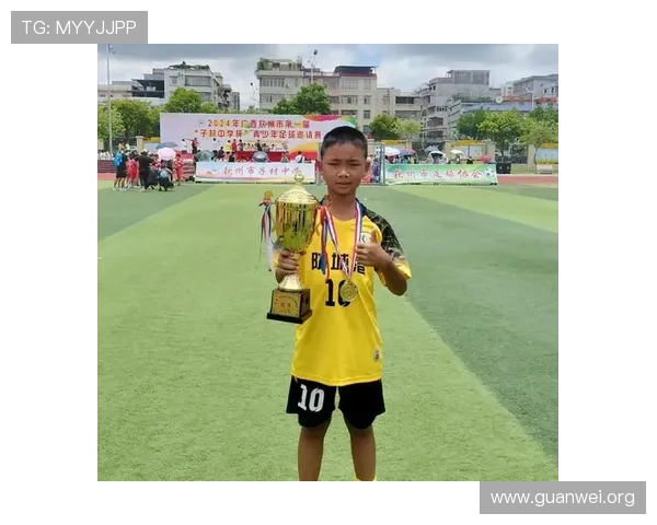 开云体育中国新闻网关注青少年体育发展政策落实情况与校园体育推广效果